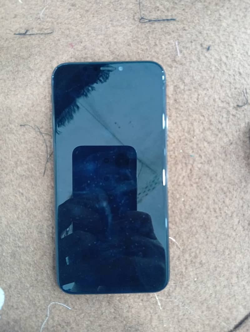 Apple iPhone XS 1
