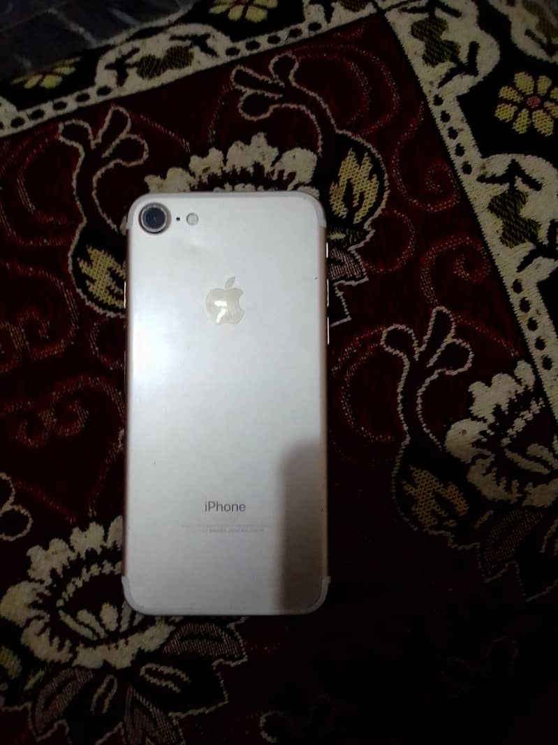 Apple iPhone 7 2