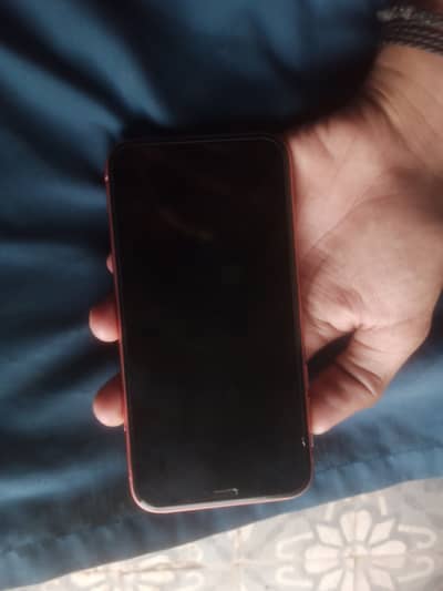 iPhone XR 128GB with Original Box | All OK (Minor Back Crack)