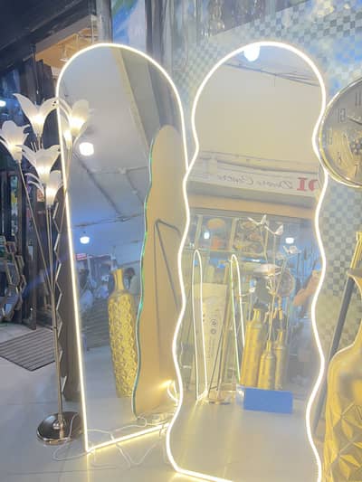 Standing mirror in all sizes
