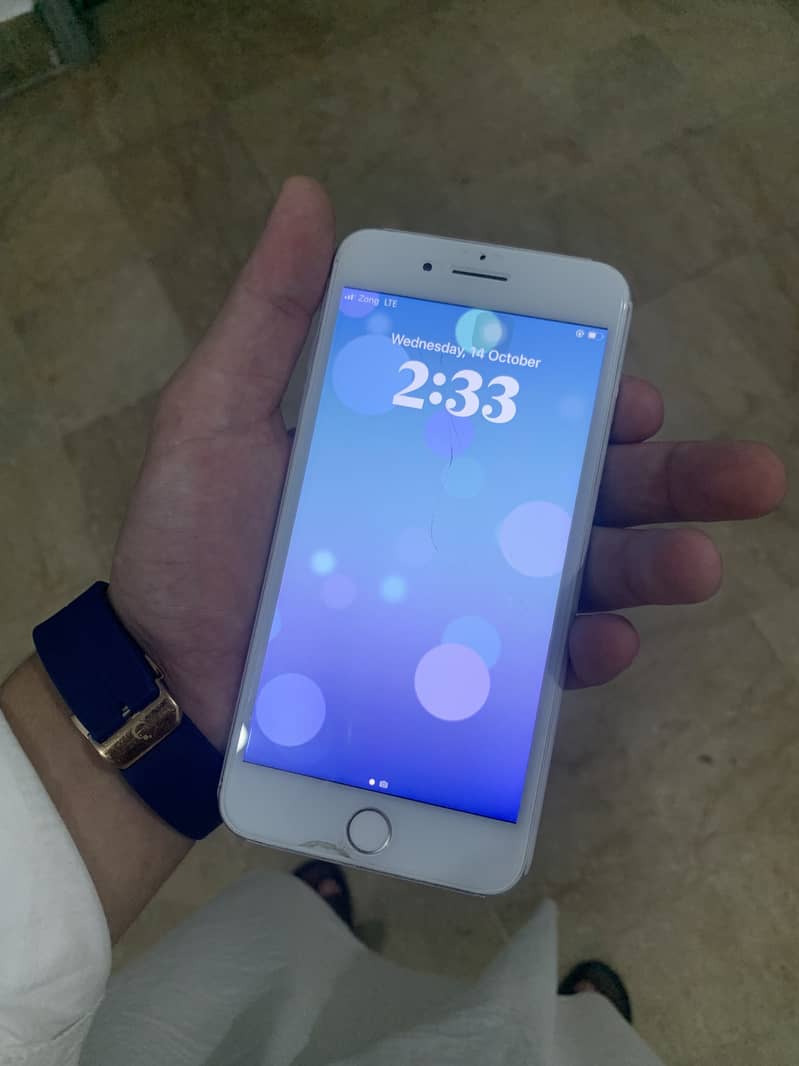 Apple iPhone 8 Plus 1