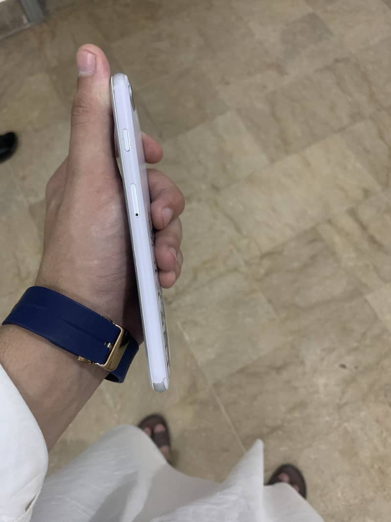 Apple iPhone 8 Plus 2