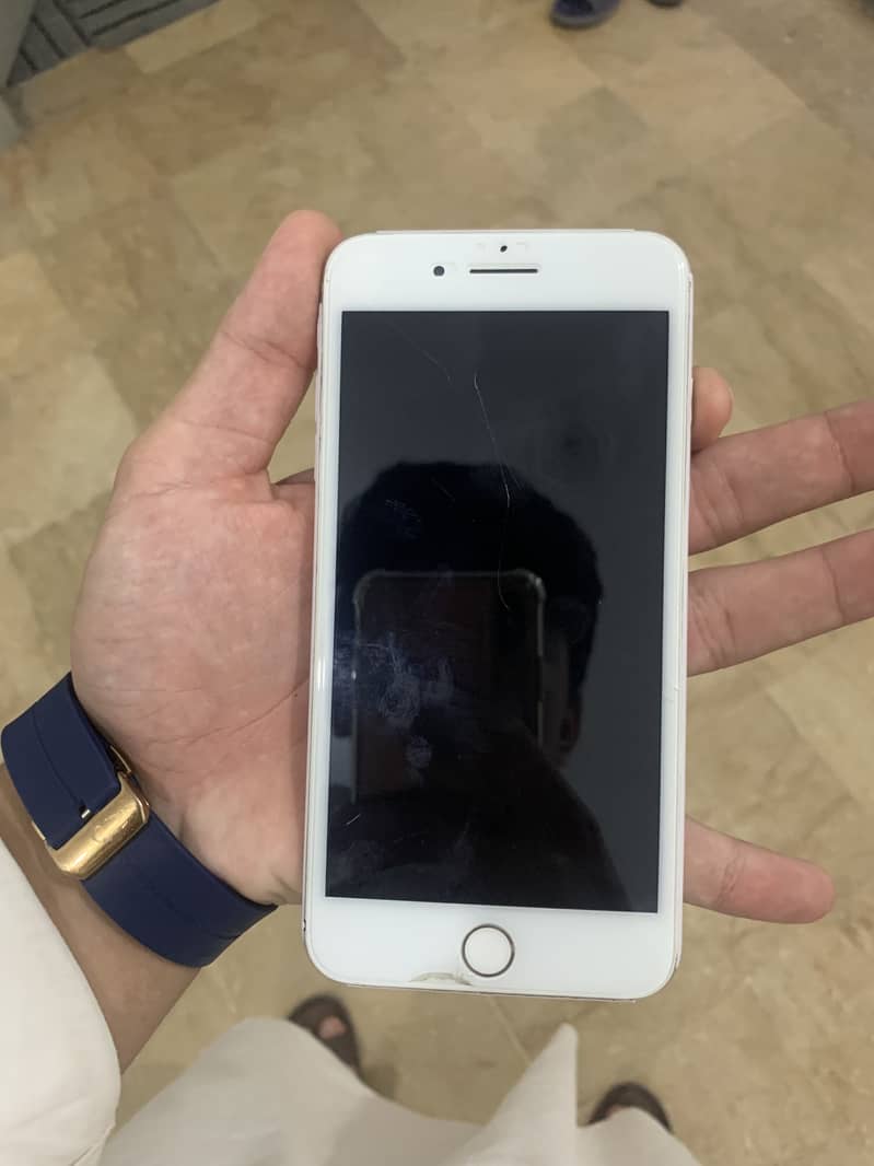 Apple iPhone 8 Plus 3