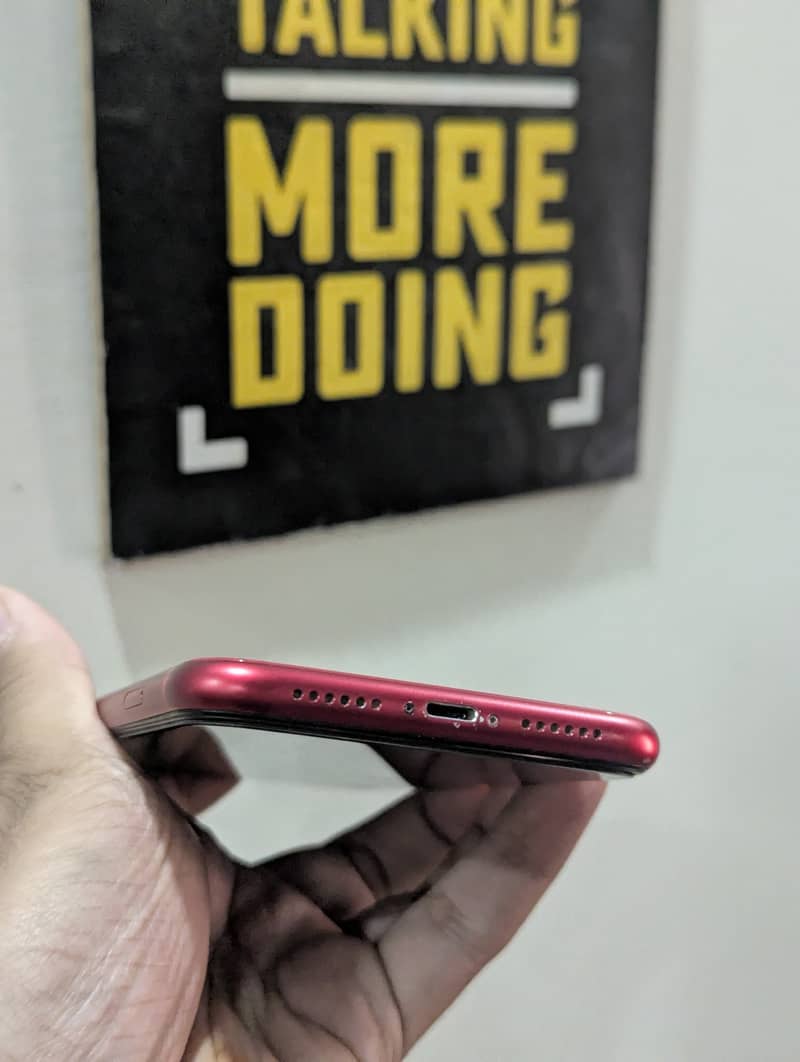Apple iPhone 11 3