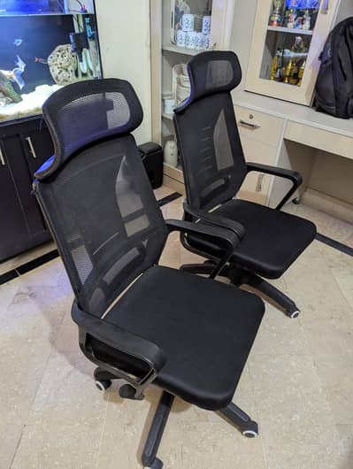 2x Comfortable Chairs