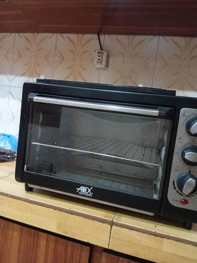 oven hai condition bilkul new hai sirif dono rods kahrab hain iski