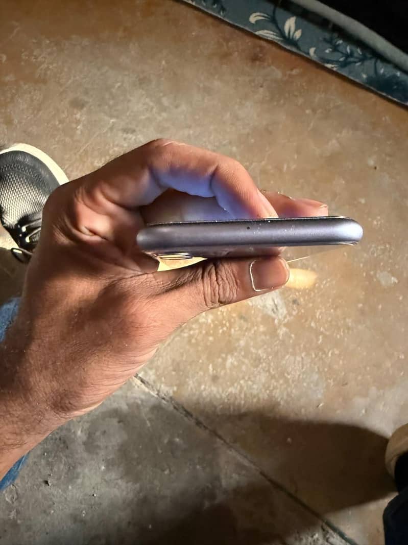 Apple iPhone 11 5