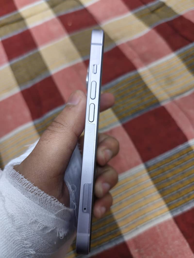Apple iPhone 14 2