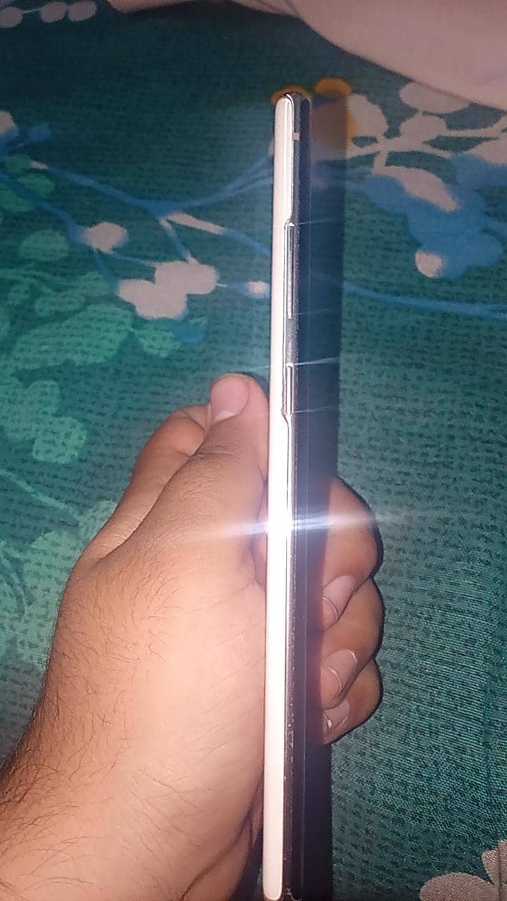 Samsung Mobile Note 10 Plus 4