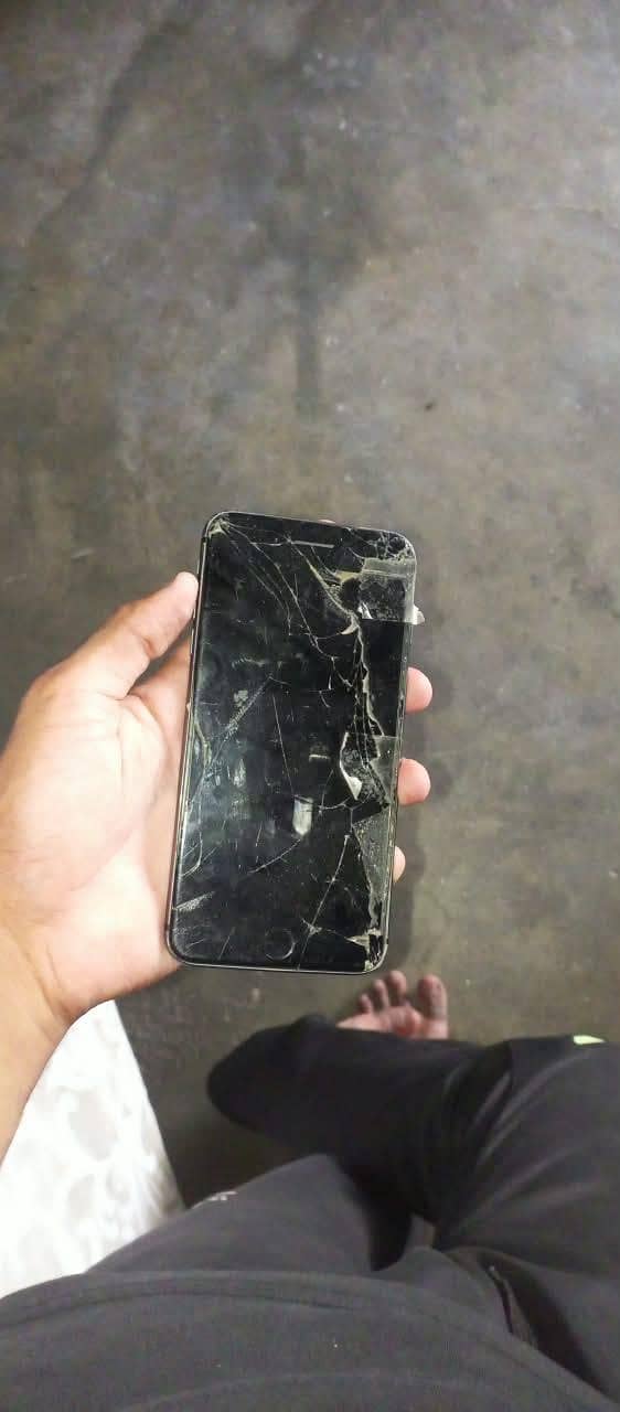 Apple iPhone 8 Plus 1