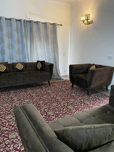 Premium 5-Seater Sofa Set, Almost New