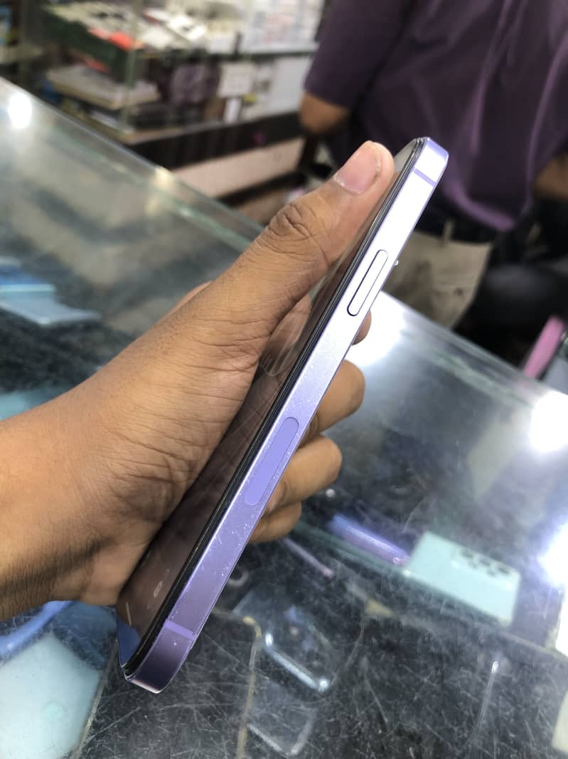 Apple iPhone 12 2