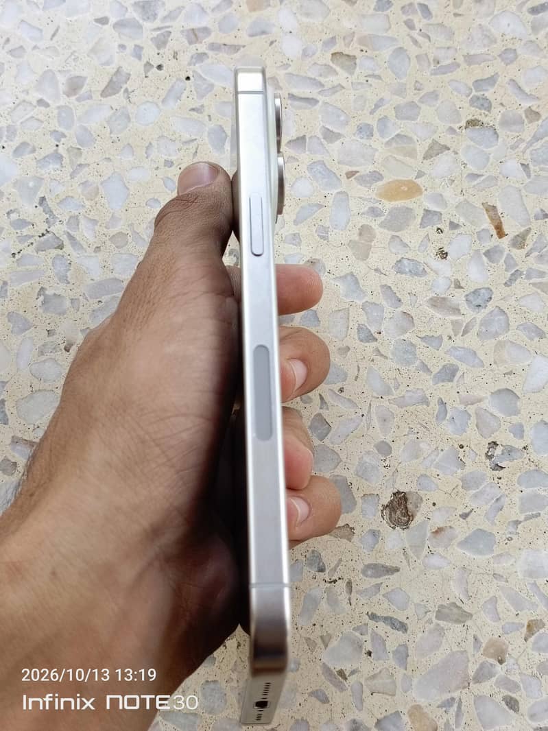 iPhone 15 Pro Max 3