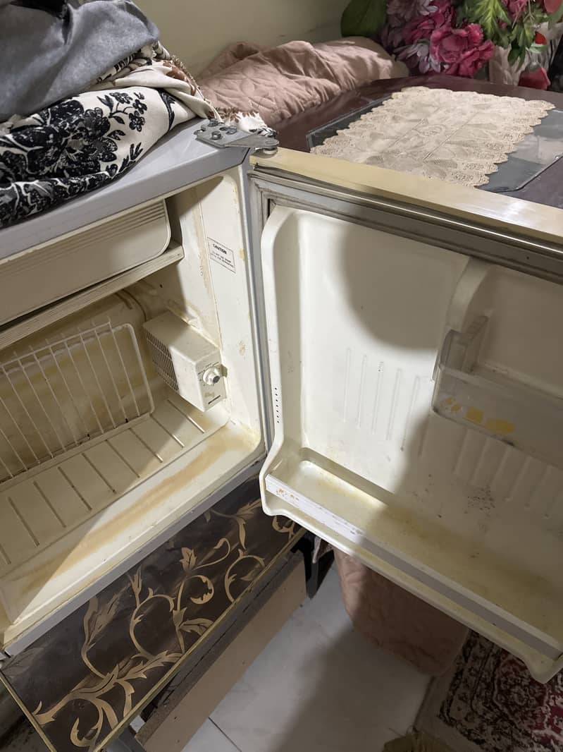 Mini fridge 3