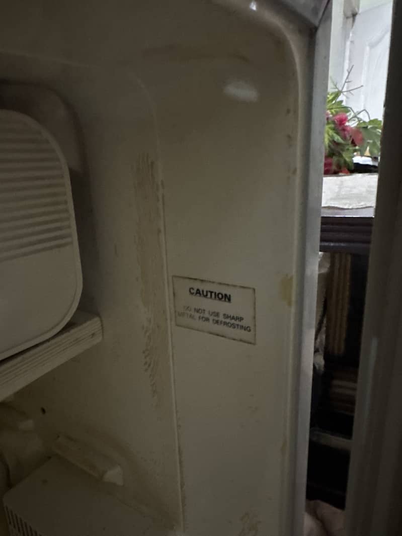 Mini fridge 4