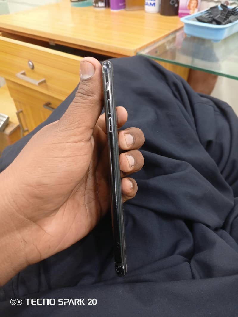 Apple iPhone 7 Plus 3