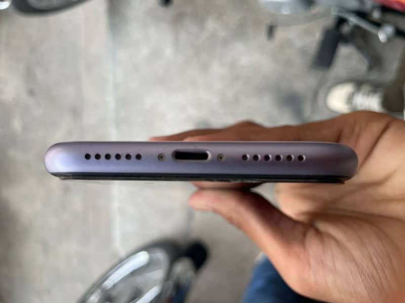 Apple iPhone 11 5