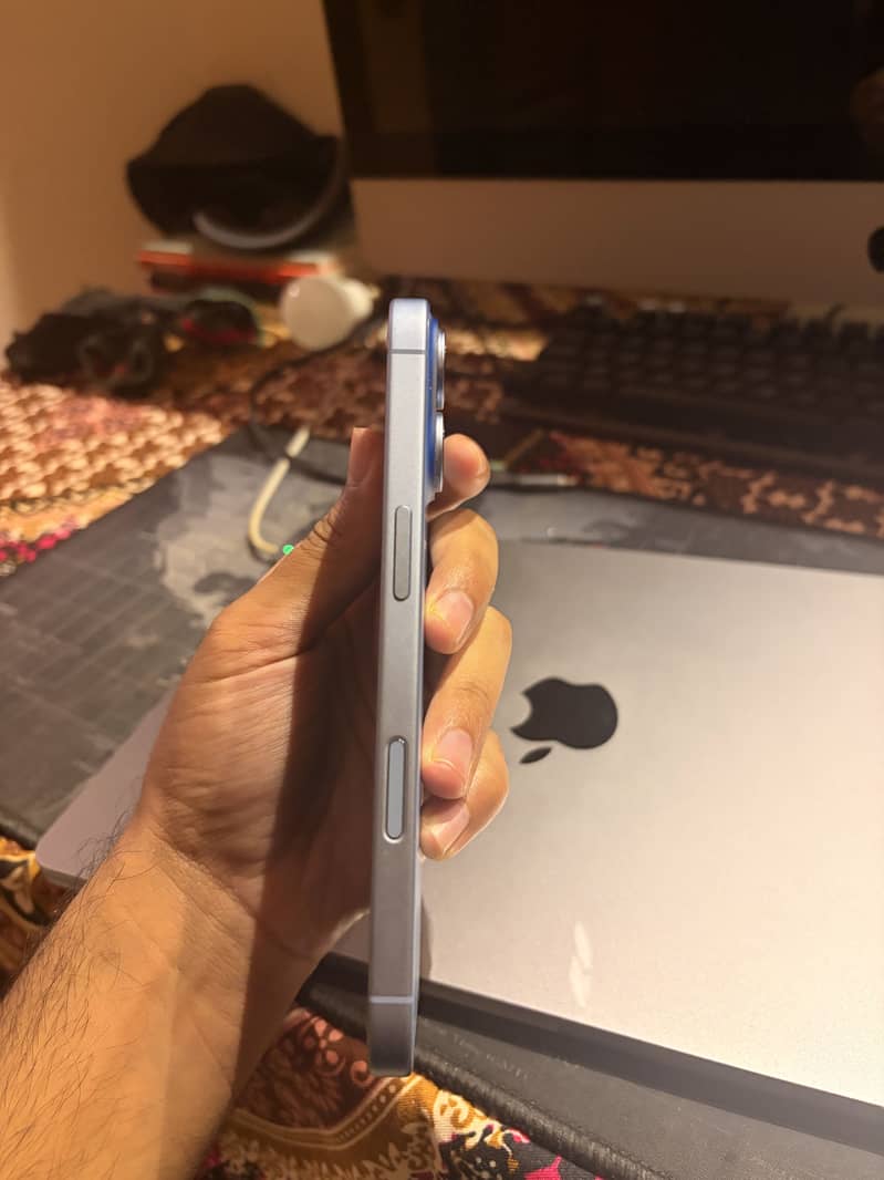 Apple iPhone 17 5