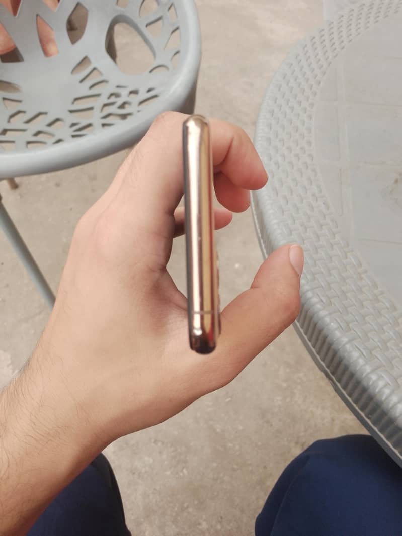 Apple iPhone 11 Pro 3