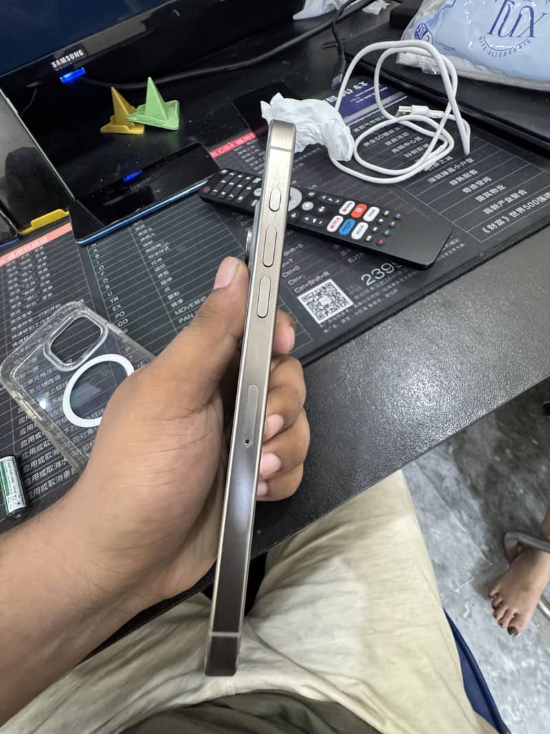 Apple iPhone 15 Pro Max 1