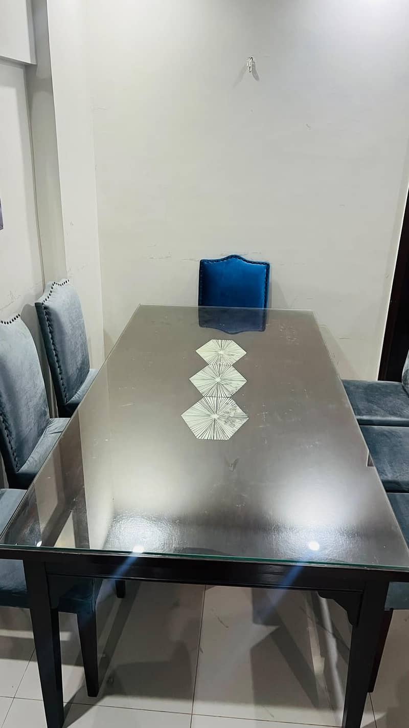 8 Chairs Dining Table 10/10 Condition 1