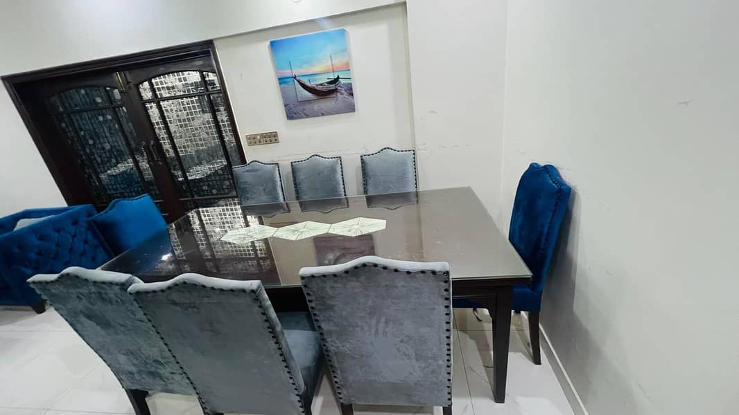 8 Chairs Dining Table 10/10 Condition 5