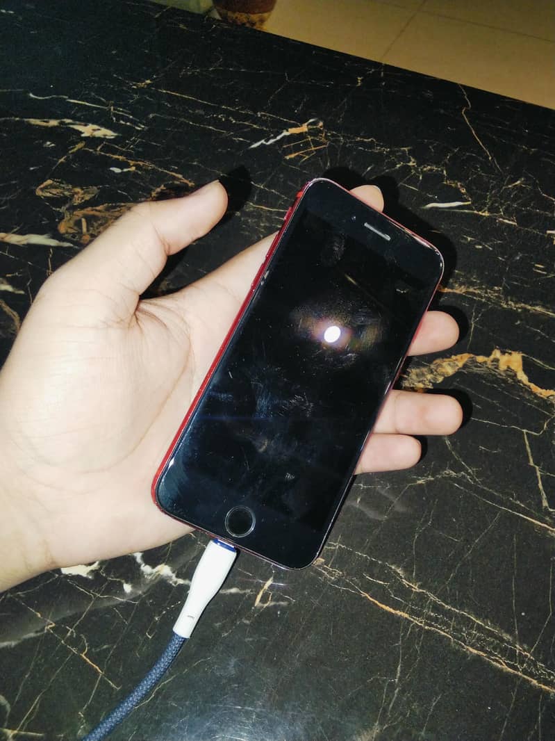 Apple iPhone SE 8