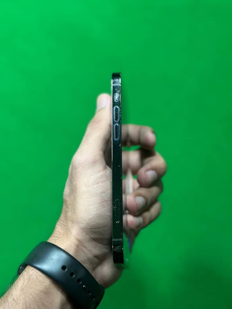 Apple iPhone 12 Pro 1