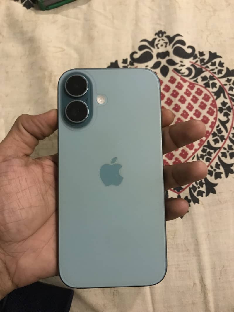Apple iPhone 16 0