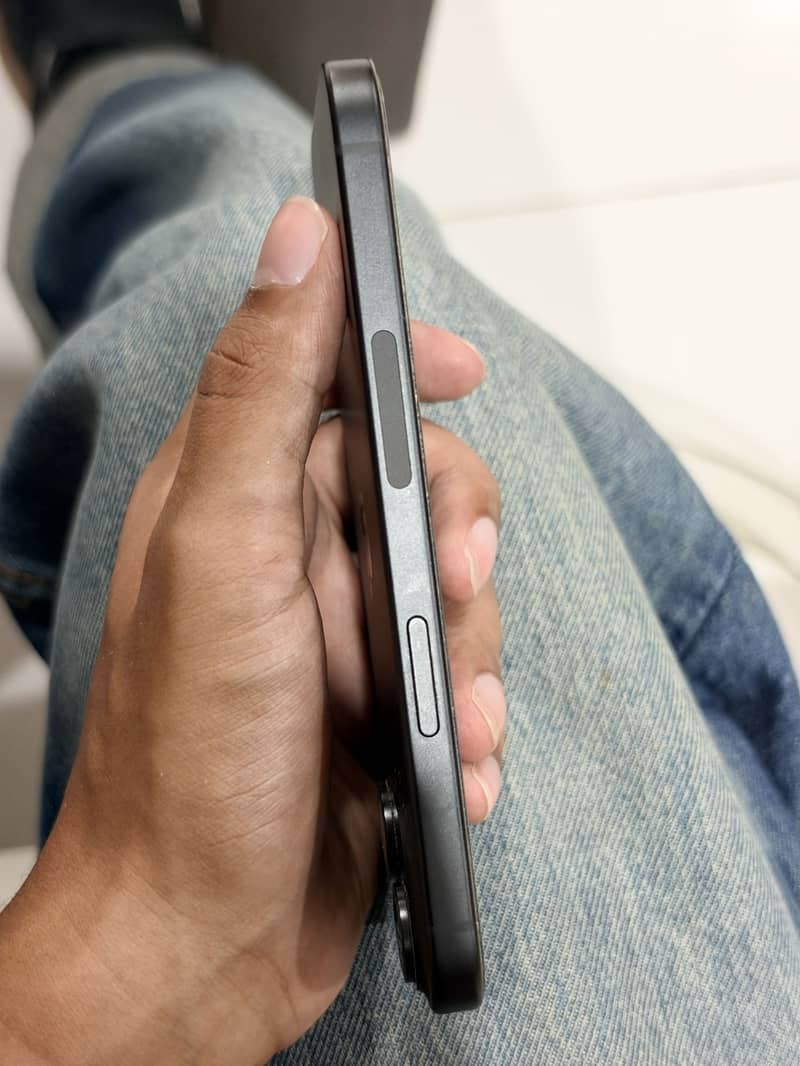 Apple iPhone 15 4