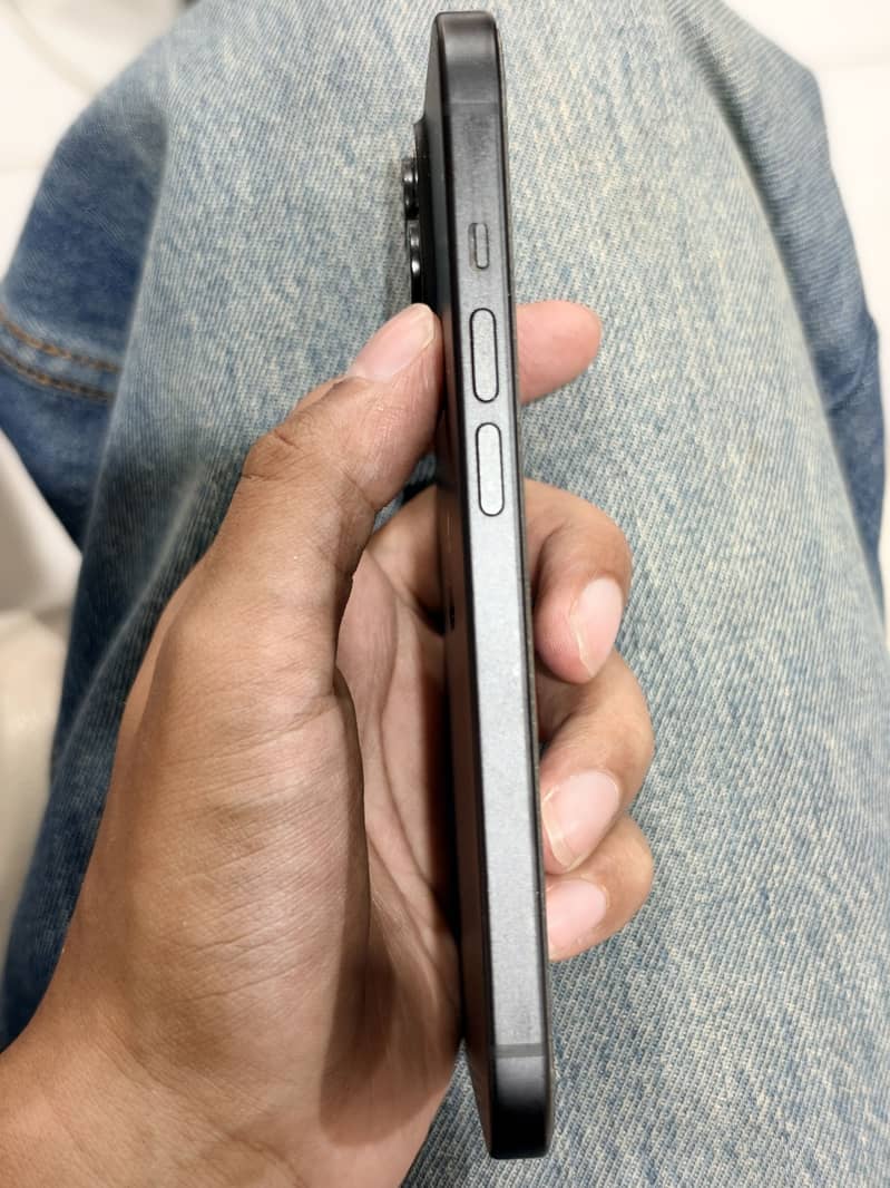 Apple iPhone 15 5