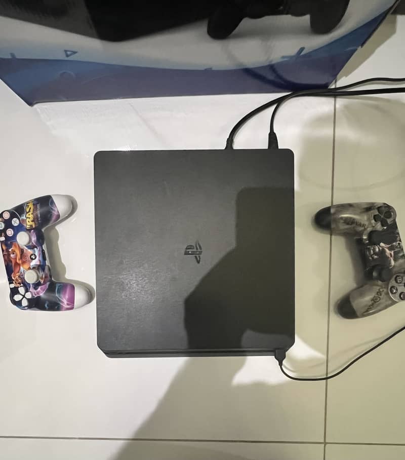 PS4 Slim 1