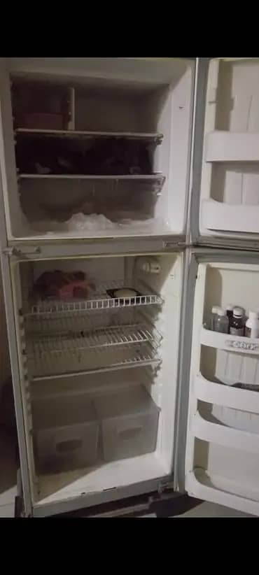 Fridge New condition 35000 Rs selling