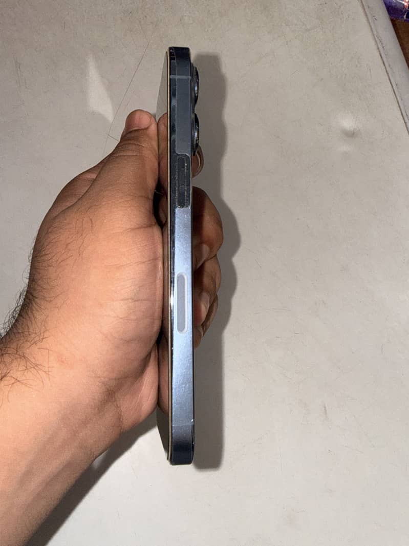 Apple iPhone 13 Pro 4