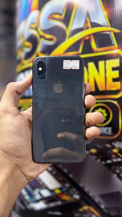 Iphone xs 256 gb all okay battry 79 10/9 condition contact 0326295129