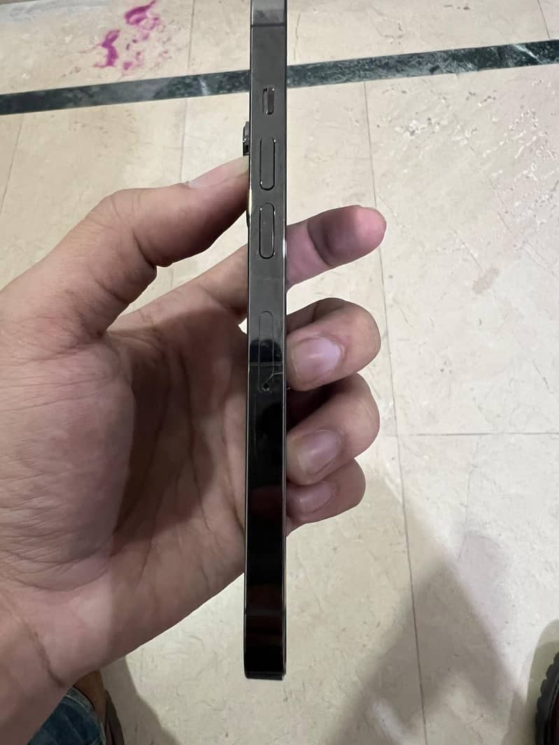 Apple iPhone 13 Pro 3