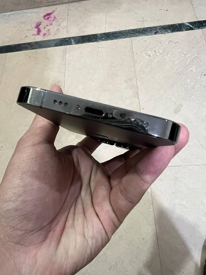 Apple iPhone 13 Pro 4