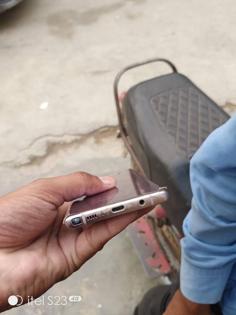 Samsung Mobile Note 9 3