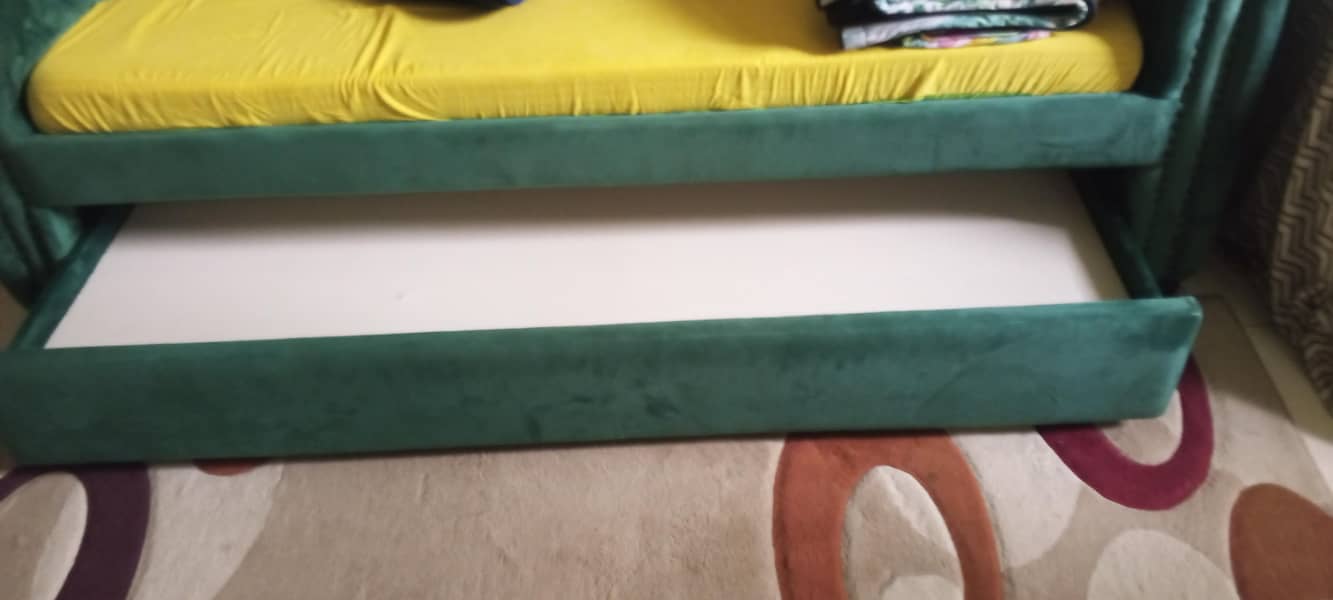 sofa comebed 1