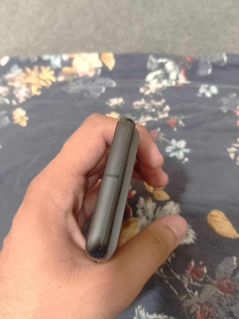 Google Pixel 8 4