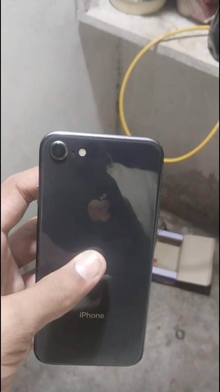 Apple iPhone 8 0