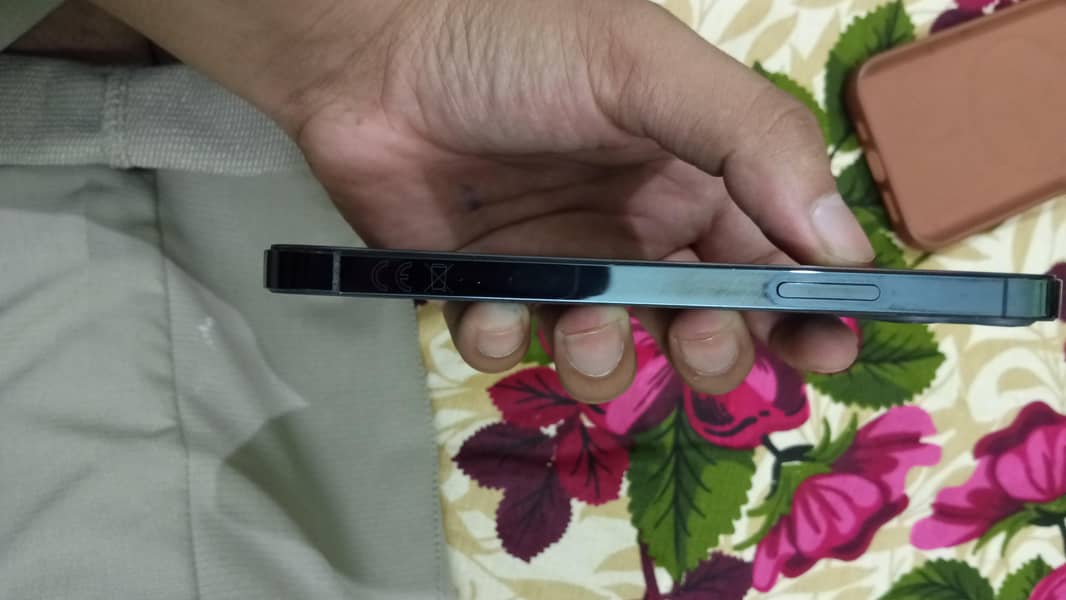 Apple iPhone 12 Pro 1