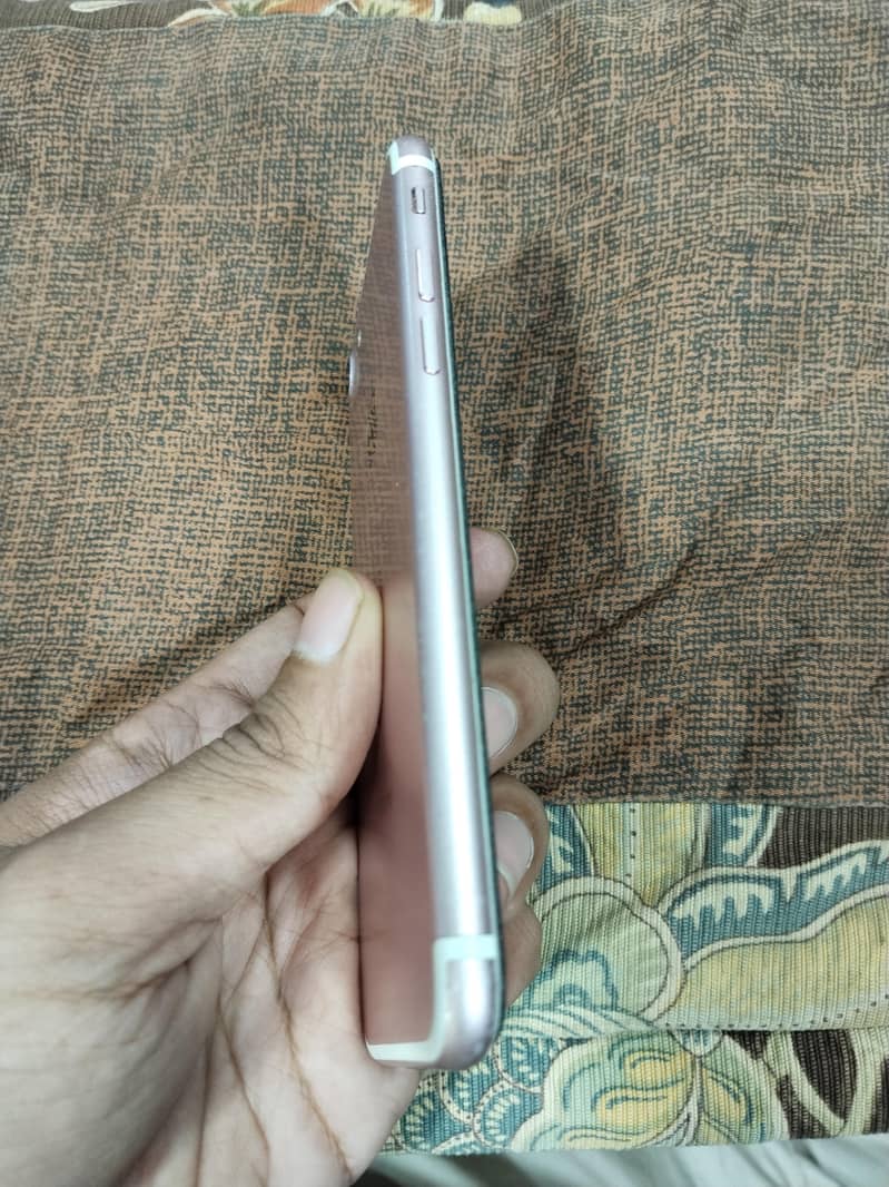 Apple iPhone 7 3
