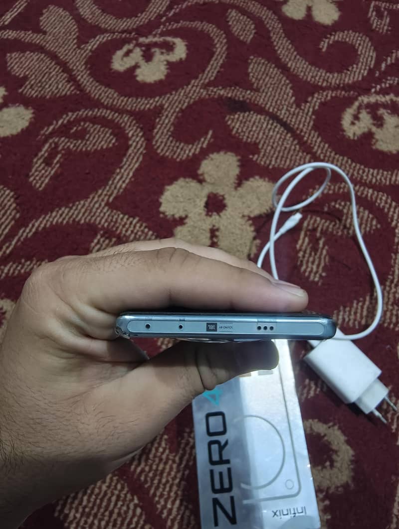 Infinix Zero 40 7