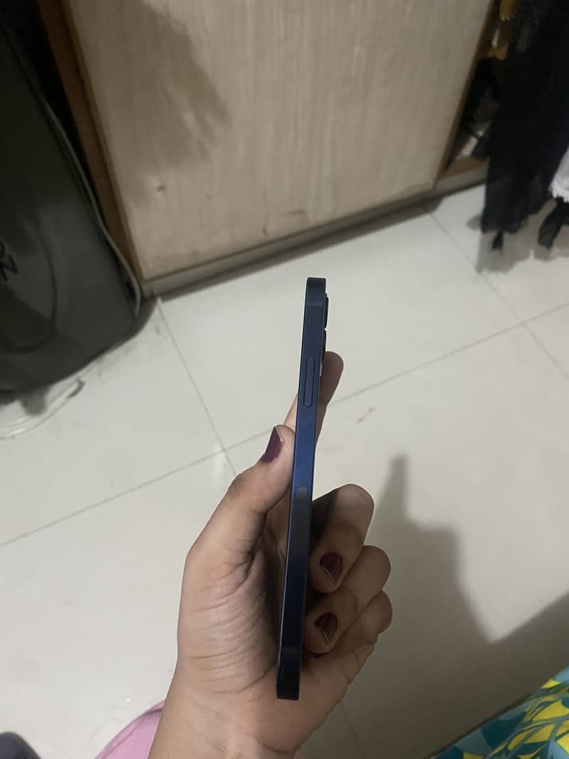 Apple iPhone 12 1