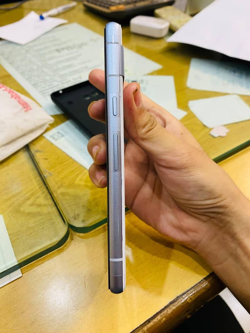 Google Pixel 7a 5
