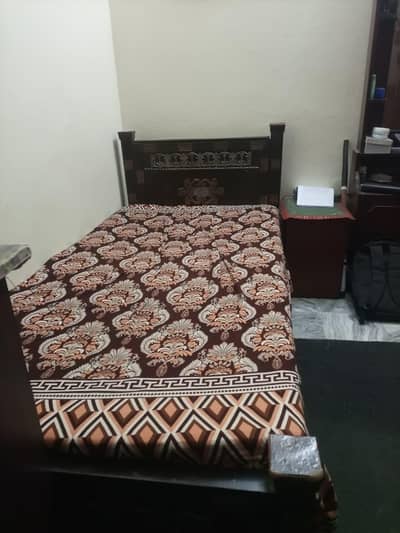 3 Single Beds + 2 Tables