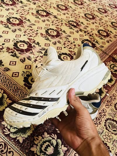 Adidas cricket spikes uk 9