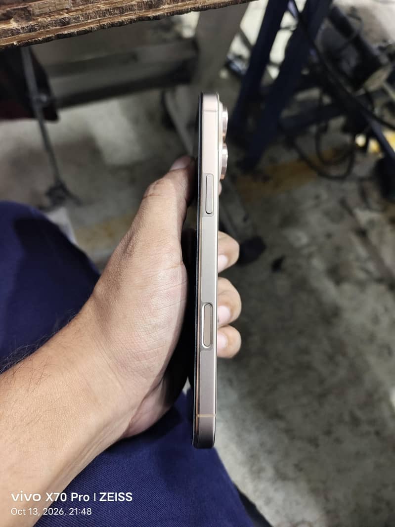 Apple iPhone 16 Pro Max 3