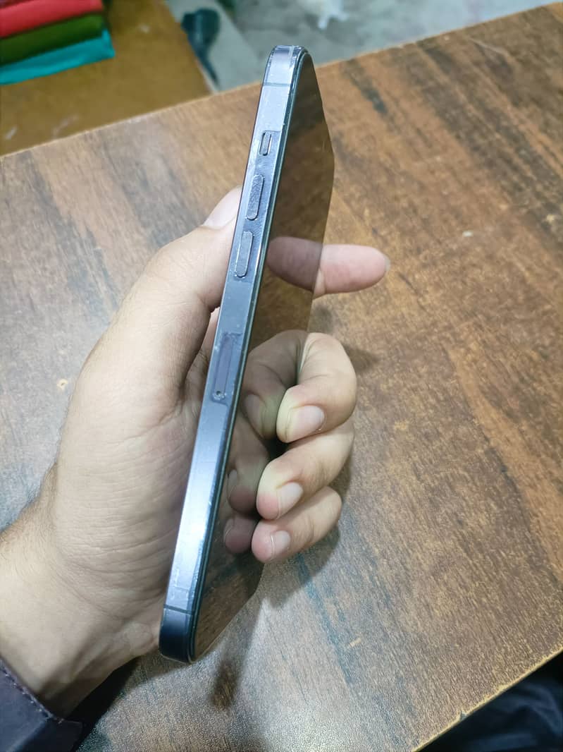 Apple iPhone 14 Pro Max 4
